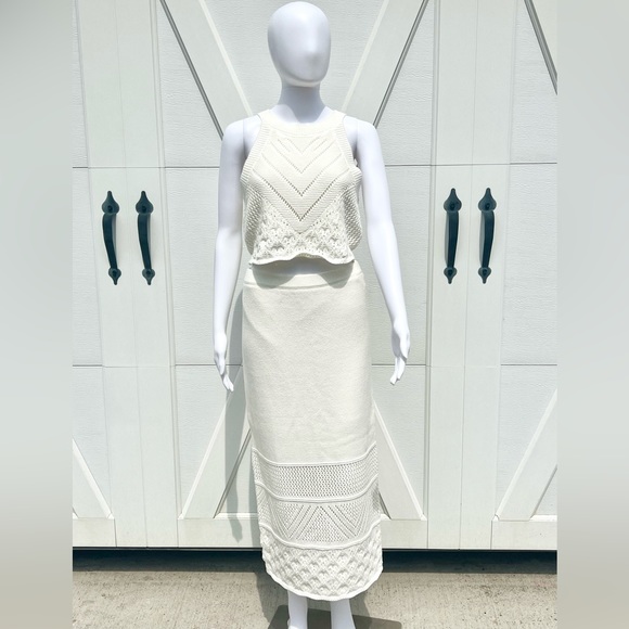 House of Harlow 1960 Dresses & Skirts - House of Harlow 1960 Cream Skirt Set